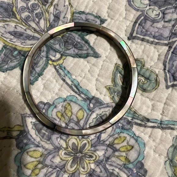 Iridescent Abalone Shell Bangle Bracelet - Women from Fremantle Australia - Picture 4 of 4